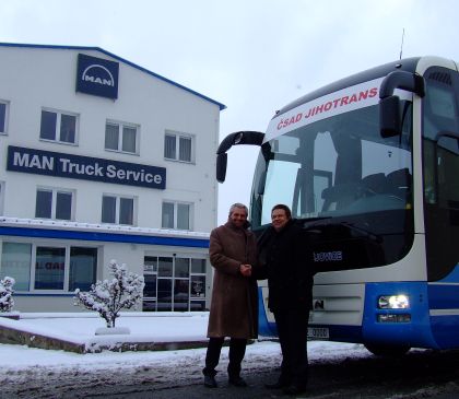 Čtyři nové autokary MAN Lion's Coach byly předány 29.11.2010