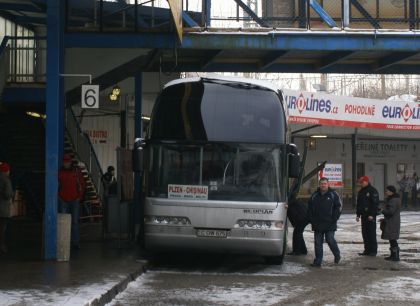 Záběry z Florence: Do Moldávie se chystal  Neoplan Starliner první generace