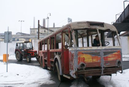 Trolejbus Škoda 3Tr3 se dnes chystal k transportu. Fotoreportáž 