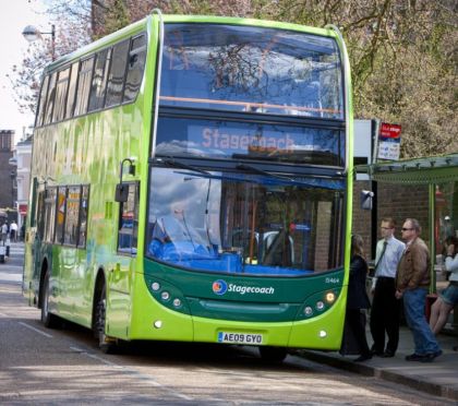 141 Scanií pro britského dopravce Stagecoach: 90 doubledeckerů a 50 standardních