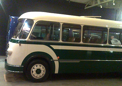 Ze zapomenuté pošty: Benzinový autobus DAF z roku 1956