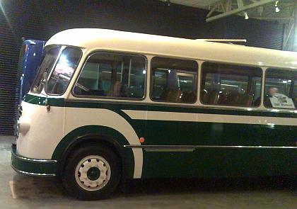 Ze zapomenuté pošty: Benzinový autobus DAF z roku 1956