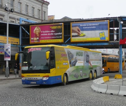 Setra společnosti TURANCAR s výbavou a novým polepem na téma MOD Funtoro