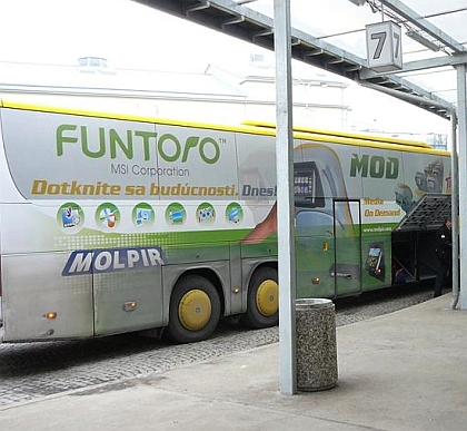 Setra společnosti TURANCAR s výbavou a novým polepem na téma MOD Funtoro