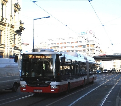 Autobusové záběry z Prahy: Hybridní SOR DPP v akci uvnitř Prahy, 