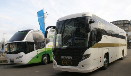 Autokary na Holiday World 2011: Scania Touring v jubilejním designu
