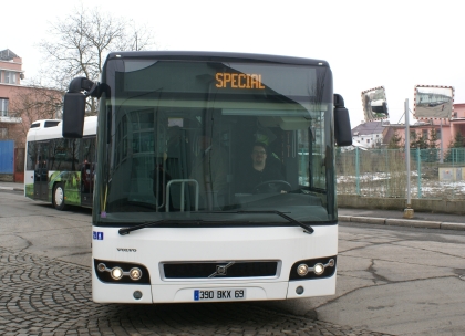 Prezentační kloubový městský autobus Volvo 7700 v České republice