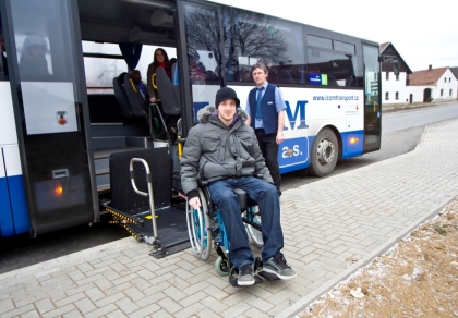 Zeptali jsme se společnosti ICOM transport na využití bezbariérových autobusů 