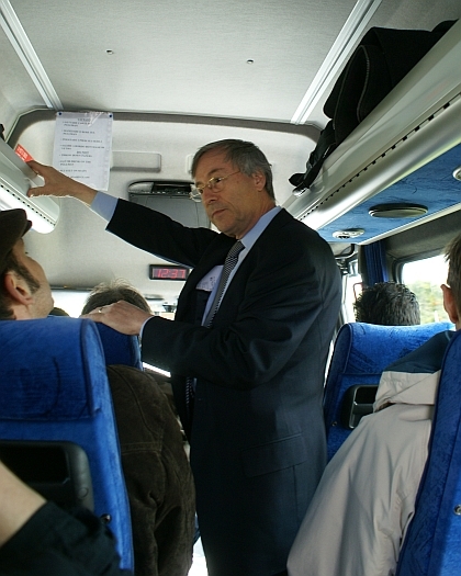 Autobusové veterány vlastní Nicolas Tellier. O francouzských oldtimerech napsal