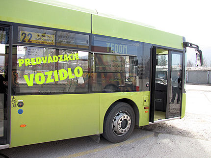 BUSportál SK: Testovací  kloubový autobus TEDOM byl v Banské Bystrici