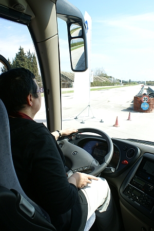 Všestranný typ autokaru  Magelys Pro. Irisbus Iveco zařazuje do nabídky