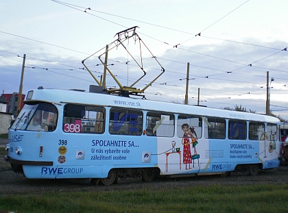 První MOBILBOARD s částečným polepem oken na tramvaji v Brně