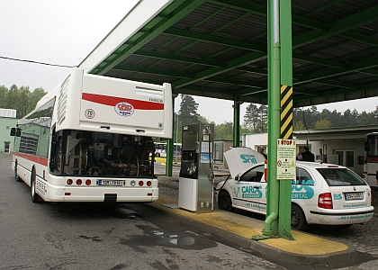 Na návštěvě v ČSAD MHD Kladno. Záběry nové plničky a CNG autobusů 