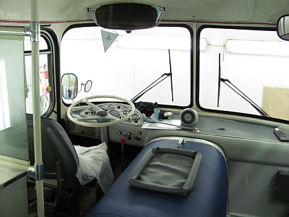 V dílnách DSZO byl obnoven historický autobus Škoda 706 RTO