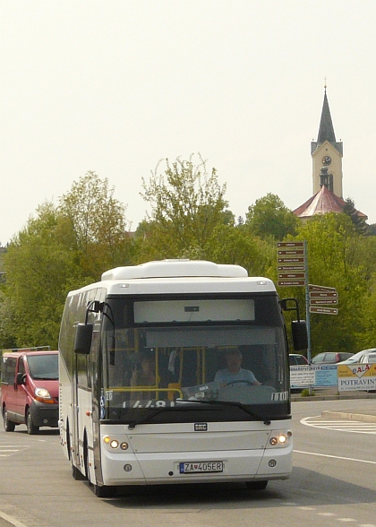 Turecký malokapacitní LE autobus  BMC Hawk  v testovacím provozu v PID 