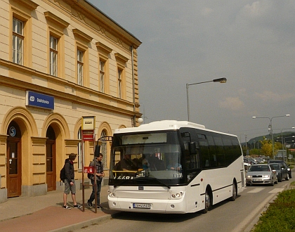 Turecký malokapacitní LE autobus  BMC Hawk  v testovacím provozu v PID 