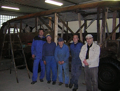 Střídání v renovační dílně: Gräf&amp;Stift odjíždí a začínají práce na Tatře 85