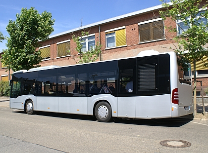 Nové Citaro městu sluší. Na projížďce okolím závodu  Mercedes-Benz. 