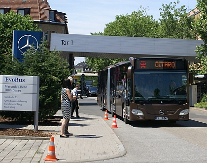 Nové Citaro městu sluší. Na projížďce okolím závodu  Mercedes-Benz. 