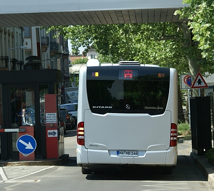 Nové Citaro městu sluší. Na projížďce okolím závodu  Mercedes-Benz. 