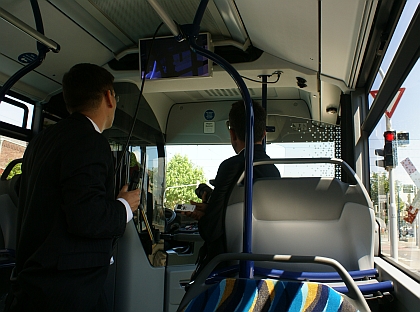 Nové Citaro městu sluší. Na projížďce okolím závodu  Mercedes-Benz. 