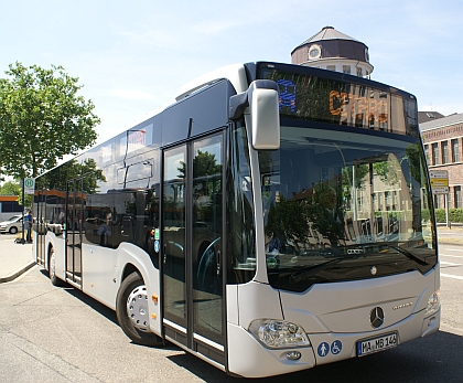 Nové Citaro městu sluší. Na projížďce okolím závodu  Mercedes-Benz. 