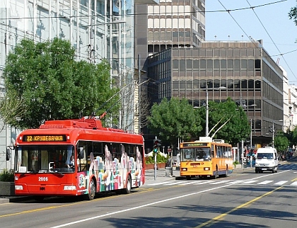 Autobusová, trolejbusová a tramvajová pohlednice z Bělehradu