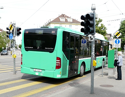 Na návštěvě v Basileji II.: Zachycené autobusy jsou německé značky,