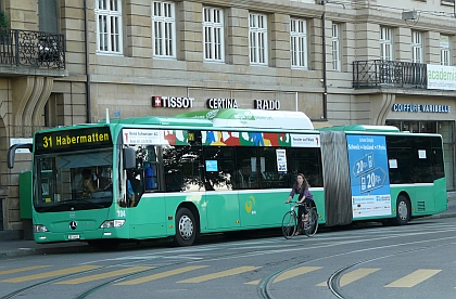 Na návštěvě v Basileji II.: Zachycené autobusy jsou německé značky,
