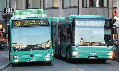 Na návštěvě v Basileji II.: Zachycené autobusy jsou německé značky,