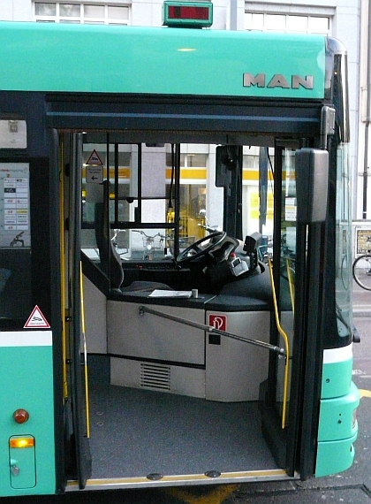 Na návštěvě v Basileji II.: Zachycené autobusy jsou německé značky,