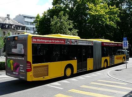 Na návštěvě v Basileji II.: Zachycené autobusy jsou německé značky,