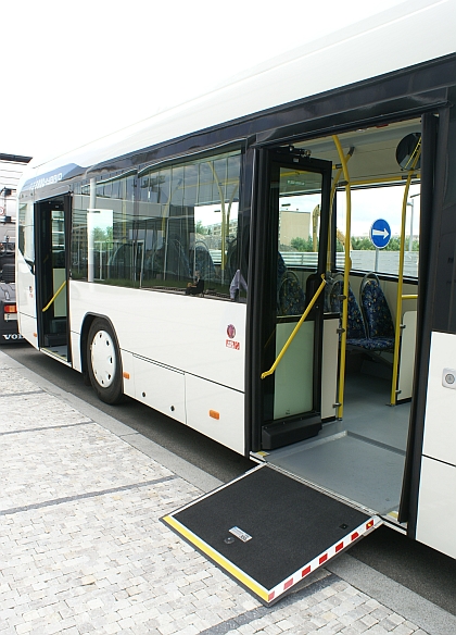 Městský nízkopodlažní autobus Volvo 7700 Hybrid se představil účastníkům