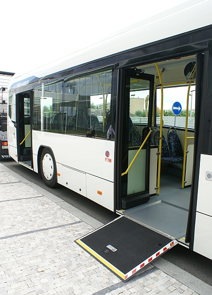 Městský nízkopodlažní autobus Volvo 7700 Hybrid se  představil účastníkům