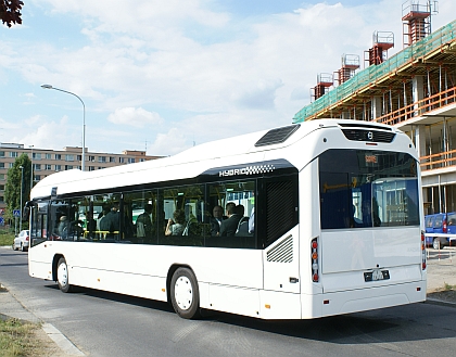 Městský nízkopodlažní autobus Volvo 7700 Hybrid se  představil účastníkům