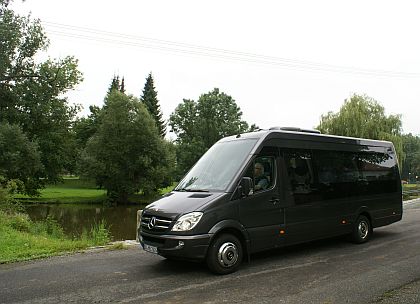 Mercedes-Benz Sprinter Travel 65 - minibus s vnitřní výbavou dálkového autokaru