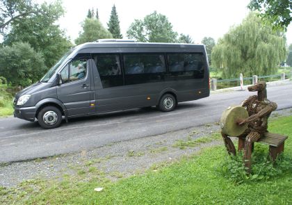 Mercedes-Benz Sprinter Travel 65 - minibus s vnitřní výbavou dálkového autokaru