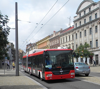 4.8. vyjel na zkušební jízdu po Plzni kloubový trolejbus pro slovenský Prešov