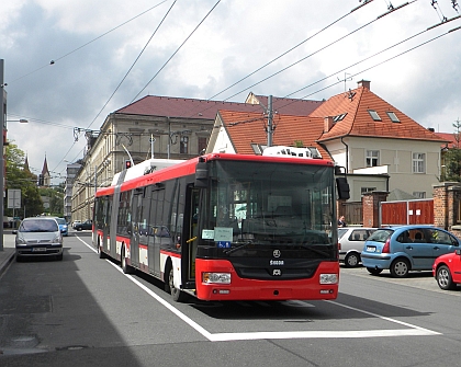 4.8. vyjel na zkušební jízdu po Plzni kloubový trolejbus pro slovenský Prešov