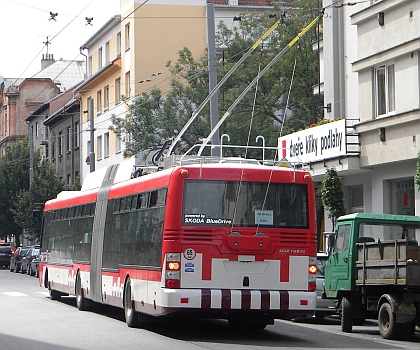 4.8. vyjel na zkušební jízdu po Plzni kloubový trolejbus pro slovenský Prešov