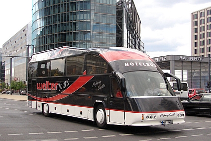 Zajímavý autobusový speciál Welter Highway Shuttle  ORANGE TOUR