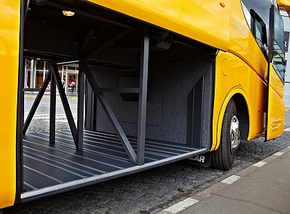 Volvo B13R s karosérií Irizar PB a multimediální výbavou Fun & Relax III.
