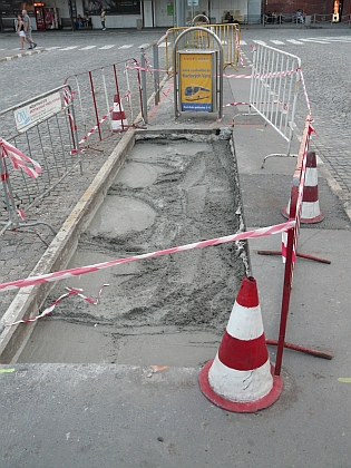 Procházky na Florenci. Pohledy na úpravy nádraží  i  na vozidla