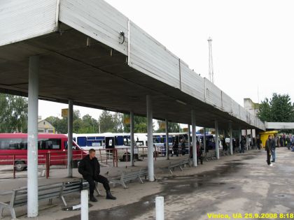 Pohlednice z autobusových nádraží na východě 6: Vinica
