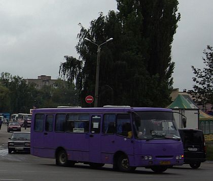 Pohlednice z autobusových nádraží na východě 6: Vinica