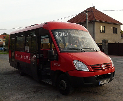 Záběry malokapacitních autobusů Stratos z prvního dne provozu linky 334