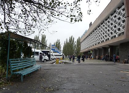 Závěrečná  pohlednice  z autobusových nádraží na východě: Cherson a Uman