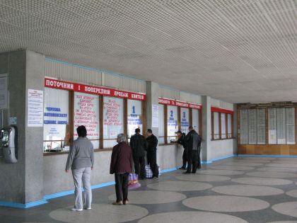 Závěrečná  pohlednice  z autobusových nádraží na východě: Cherson a Uman