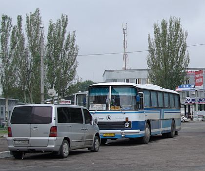 Závěrečná  pohlednice  z autobusových nádraží na východě: Cherson a Uman