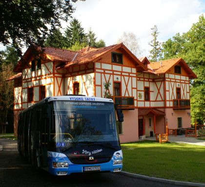 Vyfotografovali jsme Tatranský elektrobus ve Studánce u Rychnova nad Kněžnou